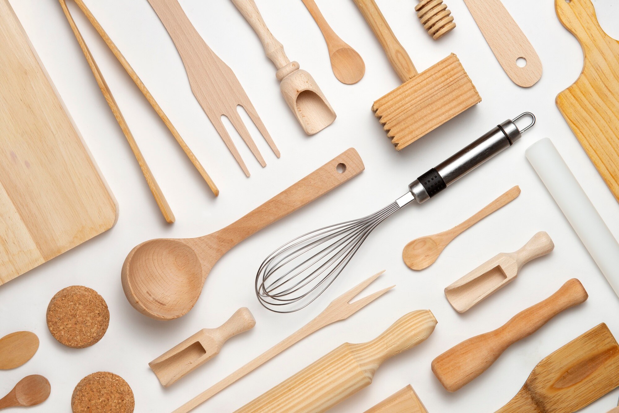 flat-lay-wooden-kitchen-tools_23-2149552374