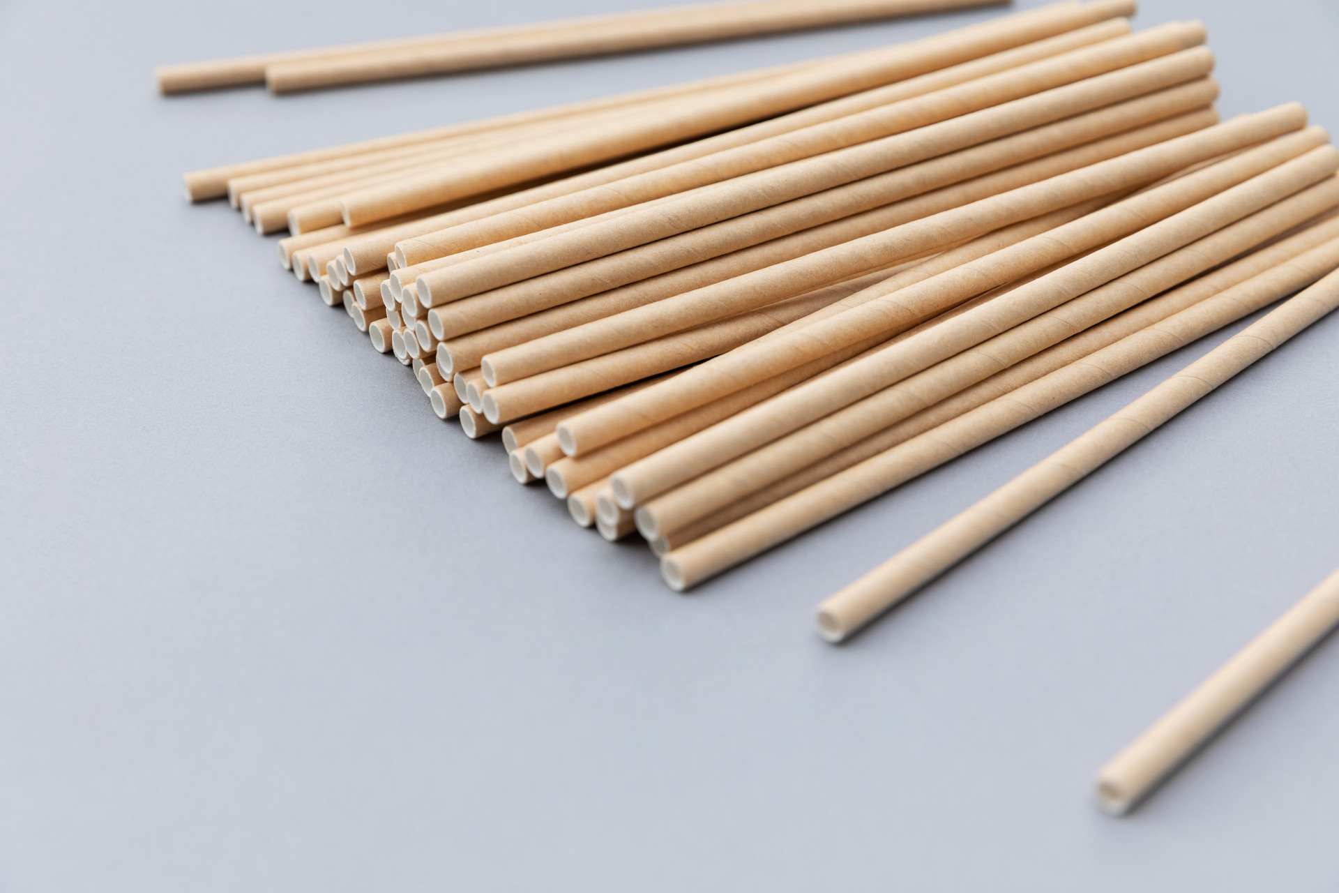 摄图网_501674087_一次性吸管组合静物(非企业商用)